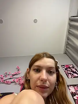 EasyPease stripchat live cam model