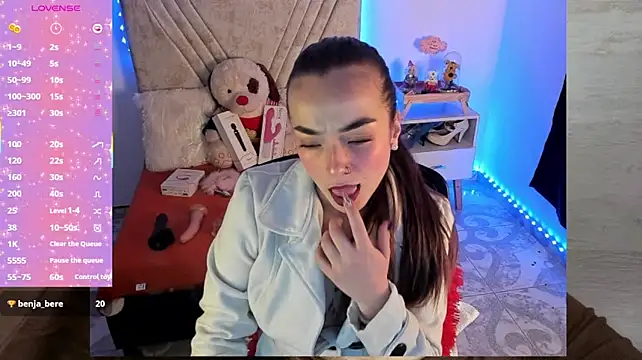 Mia_Victoria22 stripchat live cam model