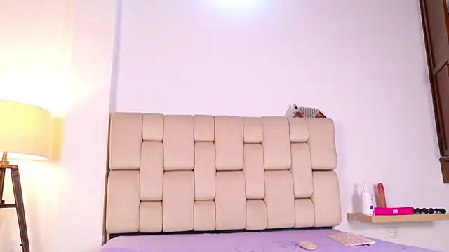 Zoehot_11 stripchat live cam model