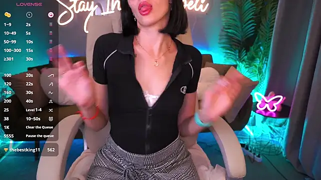 EviiLune stripchat live cam model