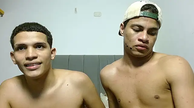 Jose_And_Daniel stripchat live cam model