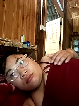 Mina2000a stripchat live cam model