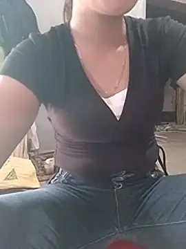 NiRaRa1 stripchat live cam model