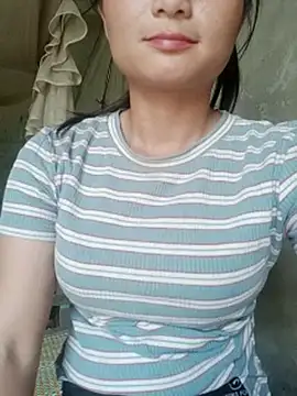 Lyly999999 stripchat live cam model