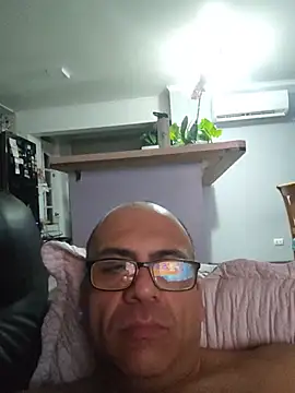 Guapo007sexy stripchat live cam model