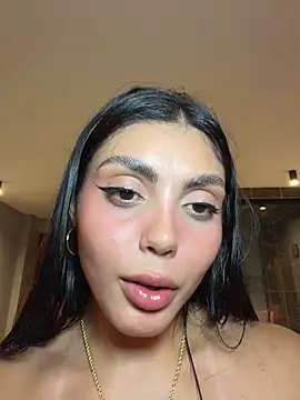 zui_lu stripchat live cam model