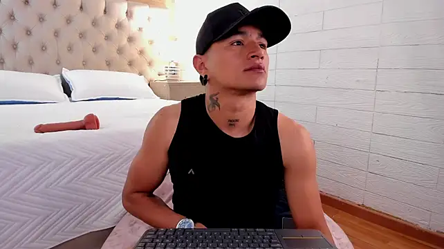 LiamDeeps stripchat live cam model