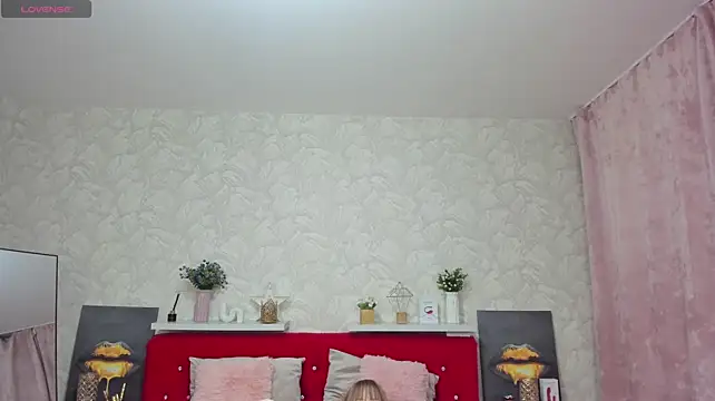 KattyPeachX stripchat live cam model