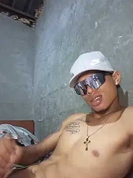 lizcqno stripchat live cam model