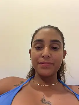 LoisC stripchat live cam model