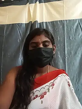 Keerthi_143 stripchat live cam model