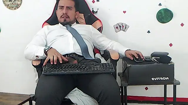 KalethBigDick stripchat live cam model