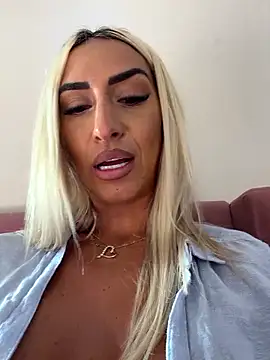 KelseyJunes stripchat live cam model