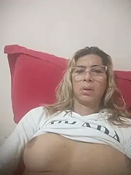 RenataAraujo stripchat live cam model