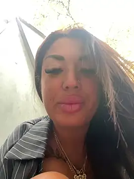 RuslanaXX stripchat live cam model