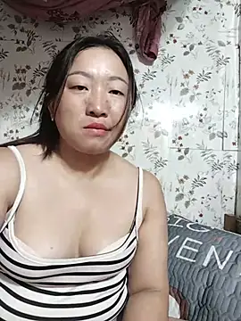 zhen-zo stripchat live cam model