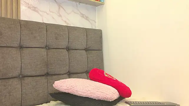aly_n_sebas stripchat live cam model