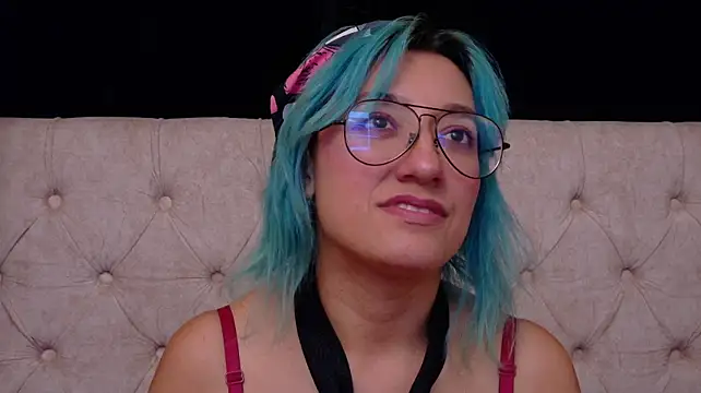 Zafiro_Kitsune stripchat live cam model