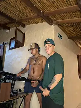 Blakeandbart12 stripchat live cam model
