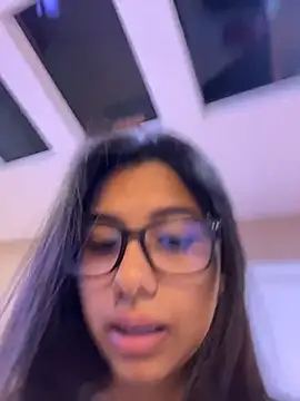 IsaSweett stripchat live cam model