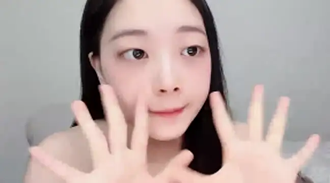 vera999- stripchat live cam model