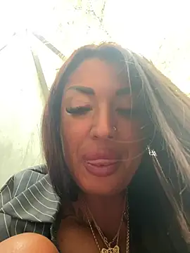 RuslanaXX stripchat live cam model