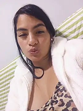 SamanthaBeke stripchat live cam model