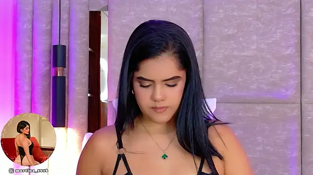 Martina-Roberts- stripchat live cam model