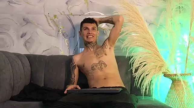 Paulo_527 stripchat live cam model