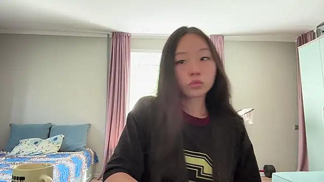 NorahHeelan stripchat live cam model