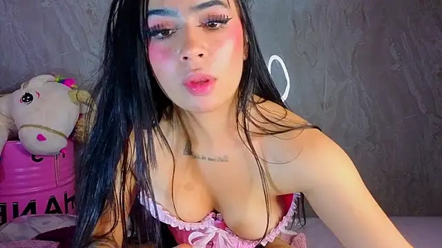 bratz_a stripchat live cam model