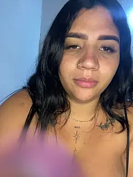 Luciavivas69 stripchat live cam model