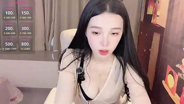 GZ-2028 stripchat live cam model