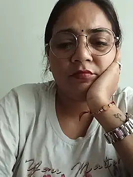 This_is_renu stripchat live cam model