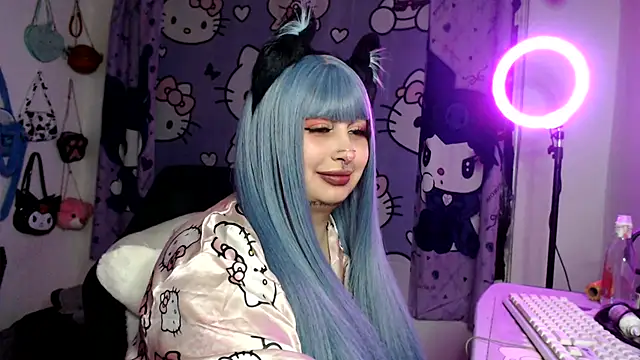 lussyevans24 stripchat live cam model