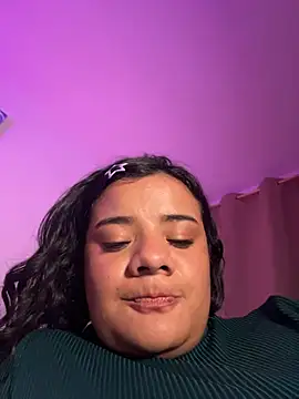 Shophie_thoopson stripchat live cam model
