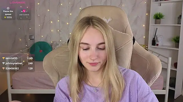 Shy_Polly stripchat live cam model