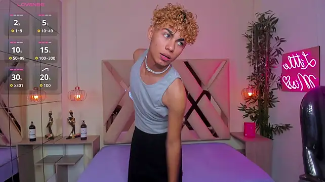 Anyelo_Twink stripchat live cam model