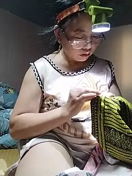 whatmes stripchat live cam model