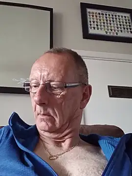 degsyjohn stripchat live cam model