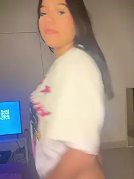 cherryluna022 stripchat live cam model