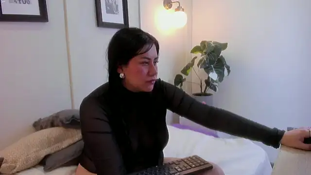 Nisha_dh stripchat live cam model