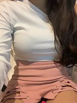 DulceMya stripchat live cam model