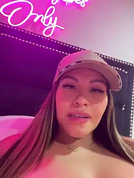 sexyyykloee stripchat live cam model