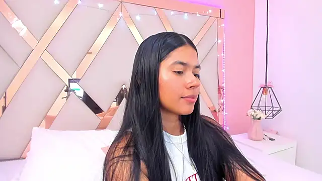 samantaa_shy stripchat live cam model
