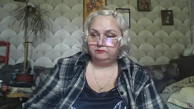 MarinaFarina53 stripchat live cam model