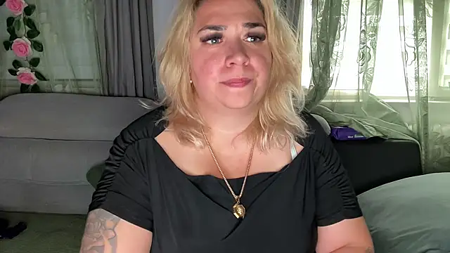 Monageil stripchat live cam model