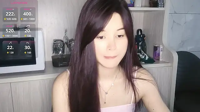 Leann8899 stripchat live cam model