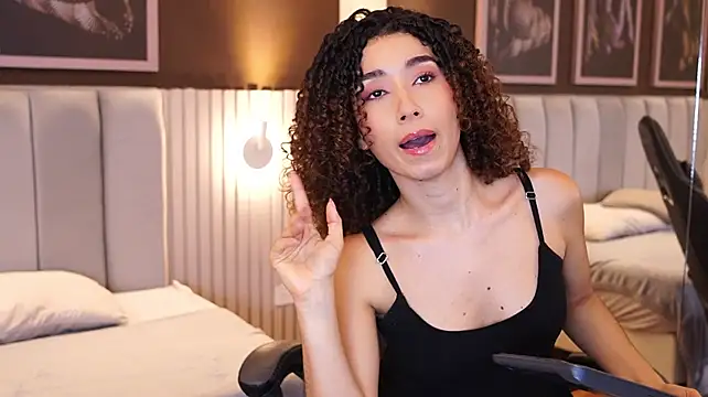 MeganLeroy stripchat live cam model