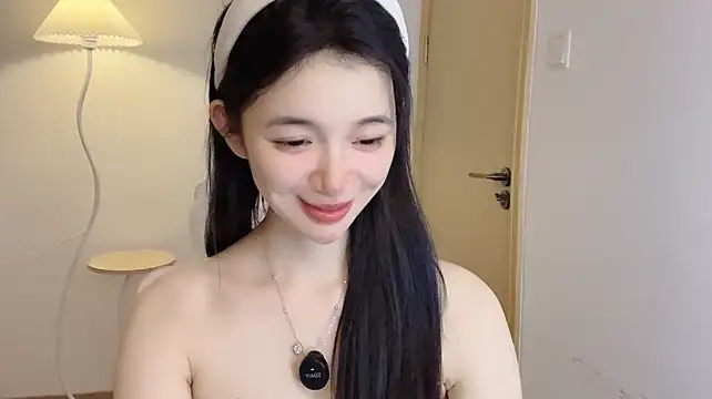 Annie-3 stripchat live cam model